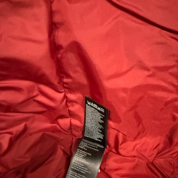 The North Face Women's Vibrant Red Puffer Jacket - Picture 7 of 8